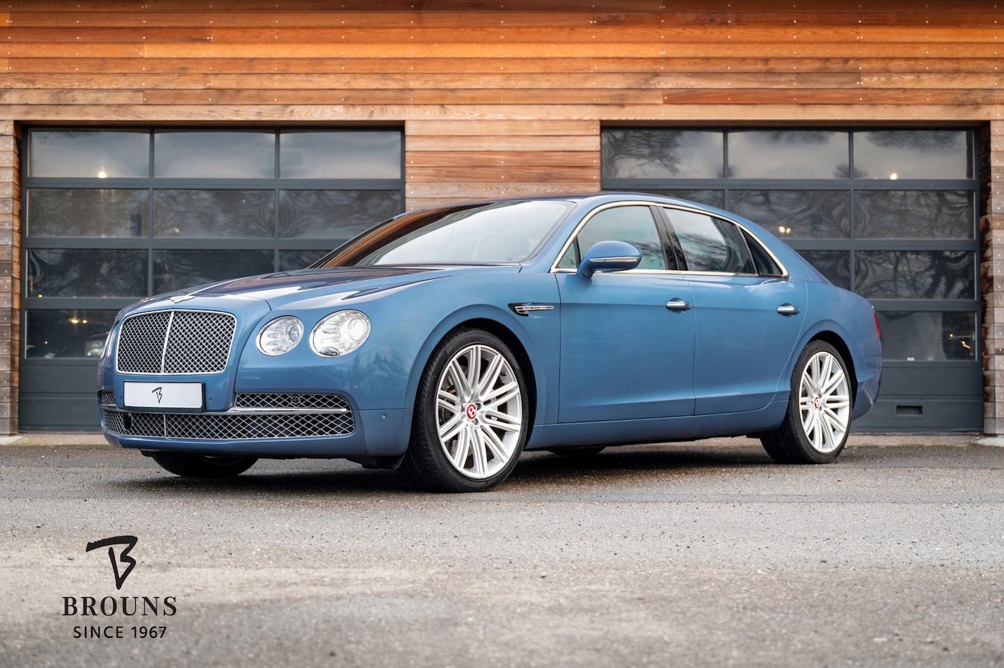 Bentley Flying Spur - 4.0 V8 Mulliner |Rearseat Ent. | ACC | Massage | Camera - AutoWereld.nl