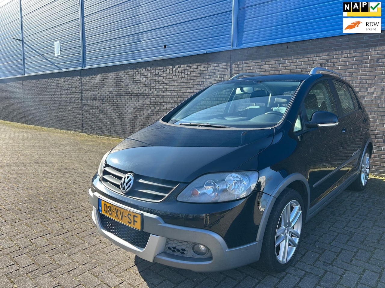 Volkswagen Golf - 1.6 Cross | 17” LM Velgen | Navigatie | Dakrails | Trekhaak | Isofix | Cruise Control | El - AutoWereld.nl