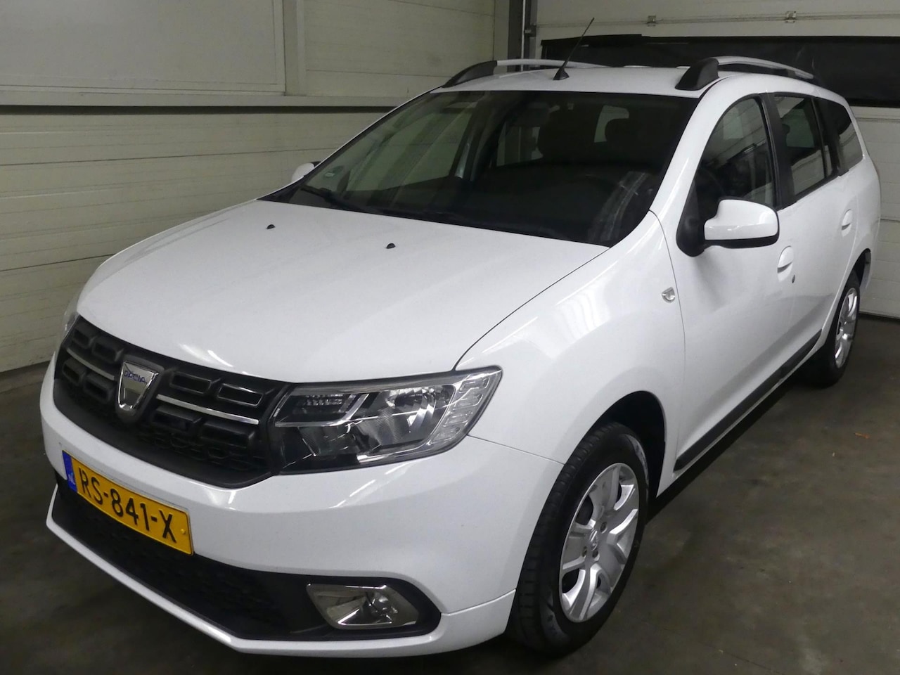 Dacia Logan MCV - 0.9 TCe Laureate - LPG G3 - Navigatie - Dealer Onderhouden - AutoWereld.nl