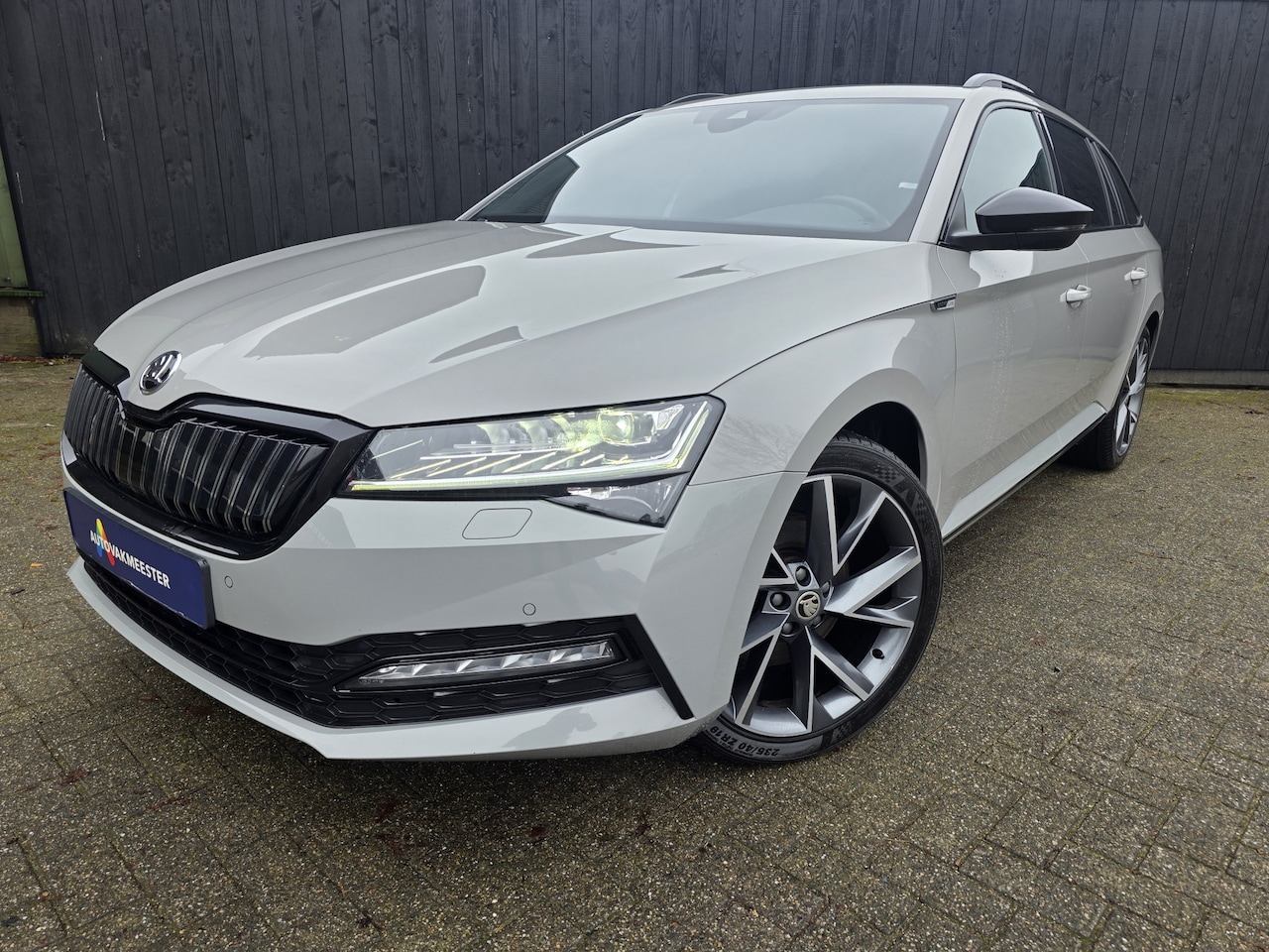 Skoda Superb Combi - 1.4 TSI iV Sportline Business 1.4 TSI iV Sportline Business - AutoWereld.nl