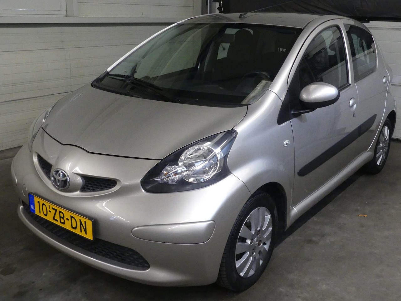 Toyota Aygo - 1.0-12V + - Airco - 5 deurs - Mooie Auto! - APK 2027 - AutoWereld.nl