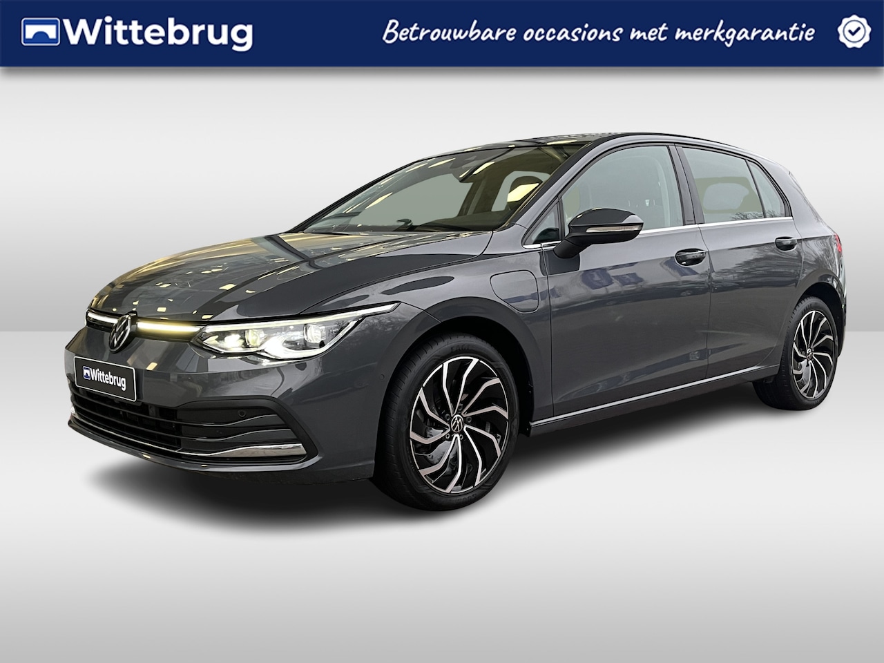Volkswagen Golf - 1.4 TSI DSG eHybrid Style / Panorama dak / Geheugenstoel / Suéde bekleding / 17'' LMV - AutoWereld.nl