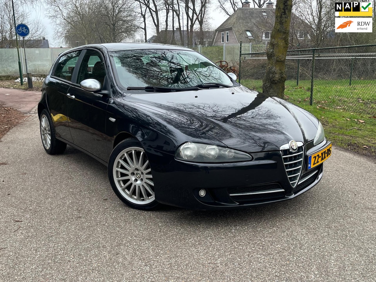 Alfa Romeo 147 - 2.0 T.Spark Business|APK|RIJD SUPER|LEER|CLIMA|CRUISE|ONDERHOUD - AutoWereld.nl