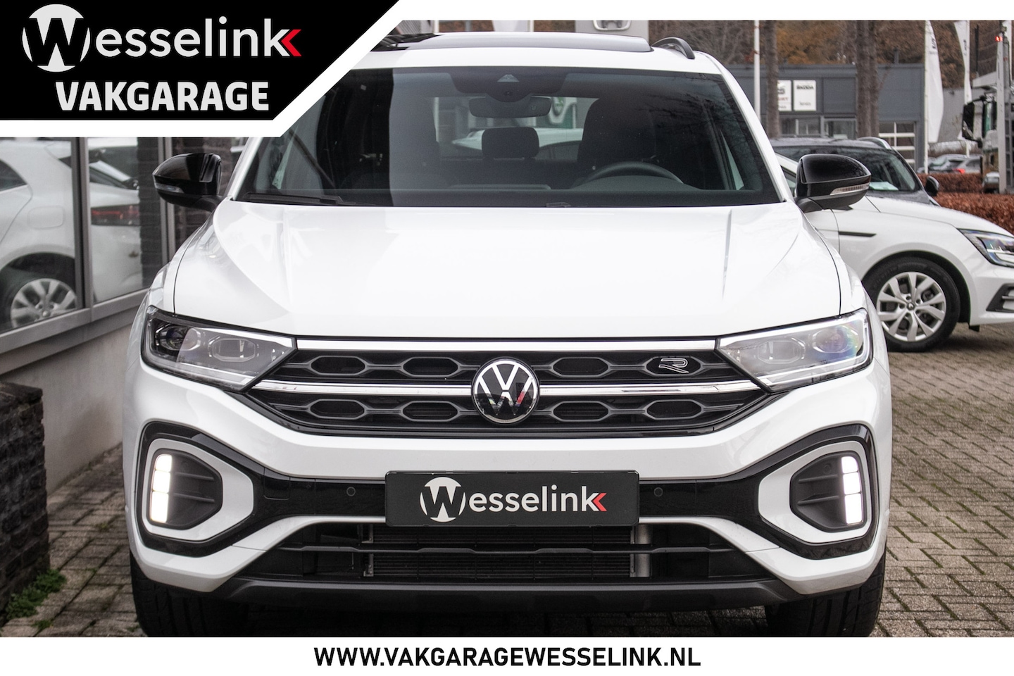 Volkswagen T-Roc - 1.5 TSI R-Line Edition | Adapt cruise | Panorama dak | 19" Lmv - AutoWereld.nl