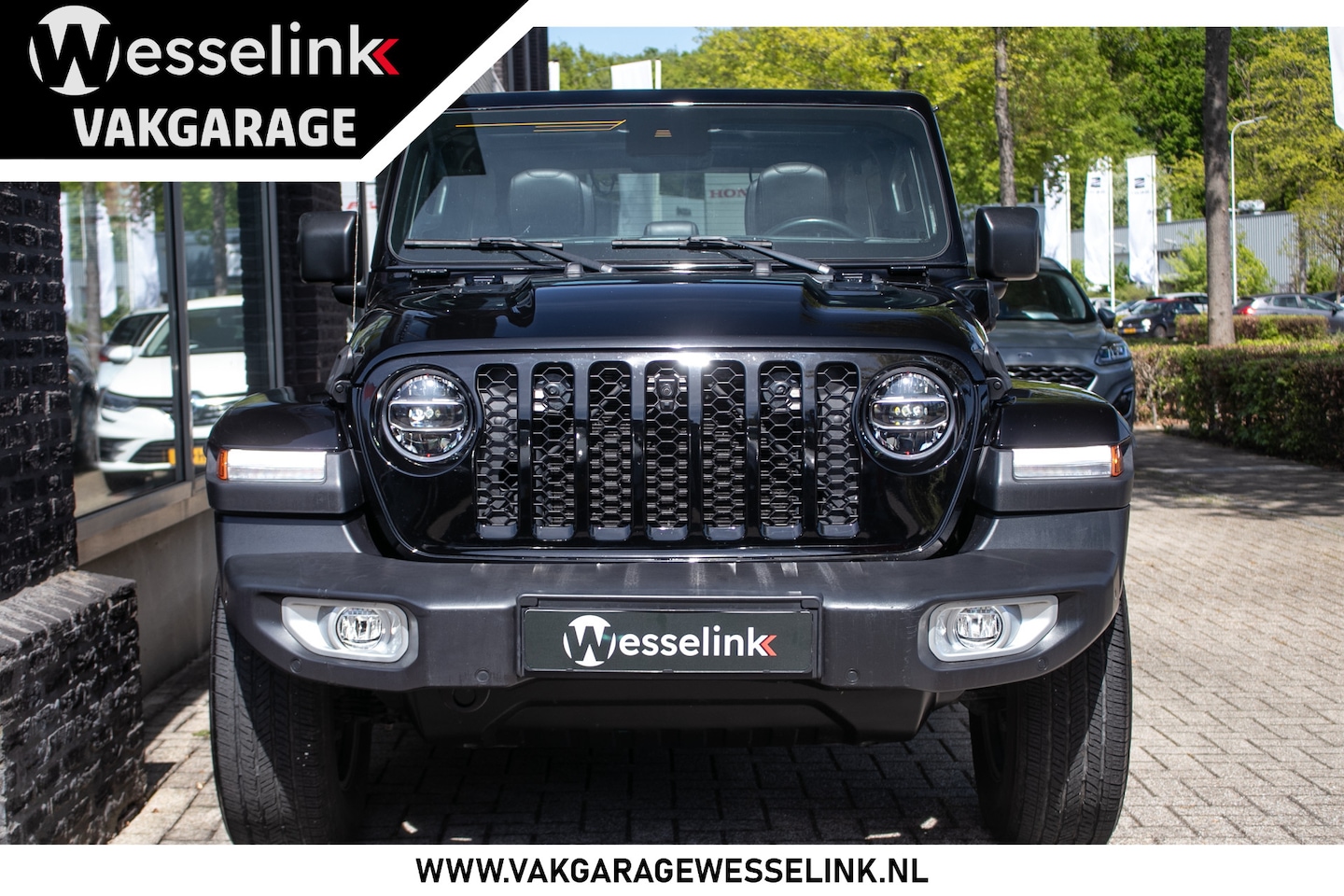 Jeep Wrangler Unlimited - 4xe 380 Sahara Sky-one Softtop  | PHEV - AutoWereld.nl