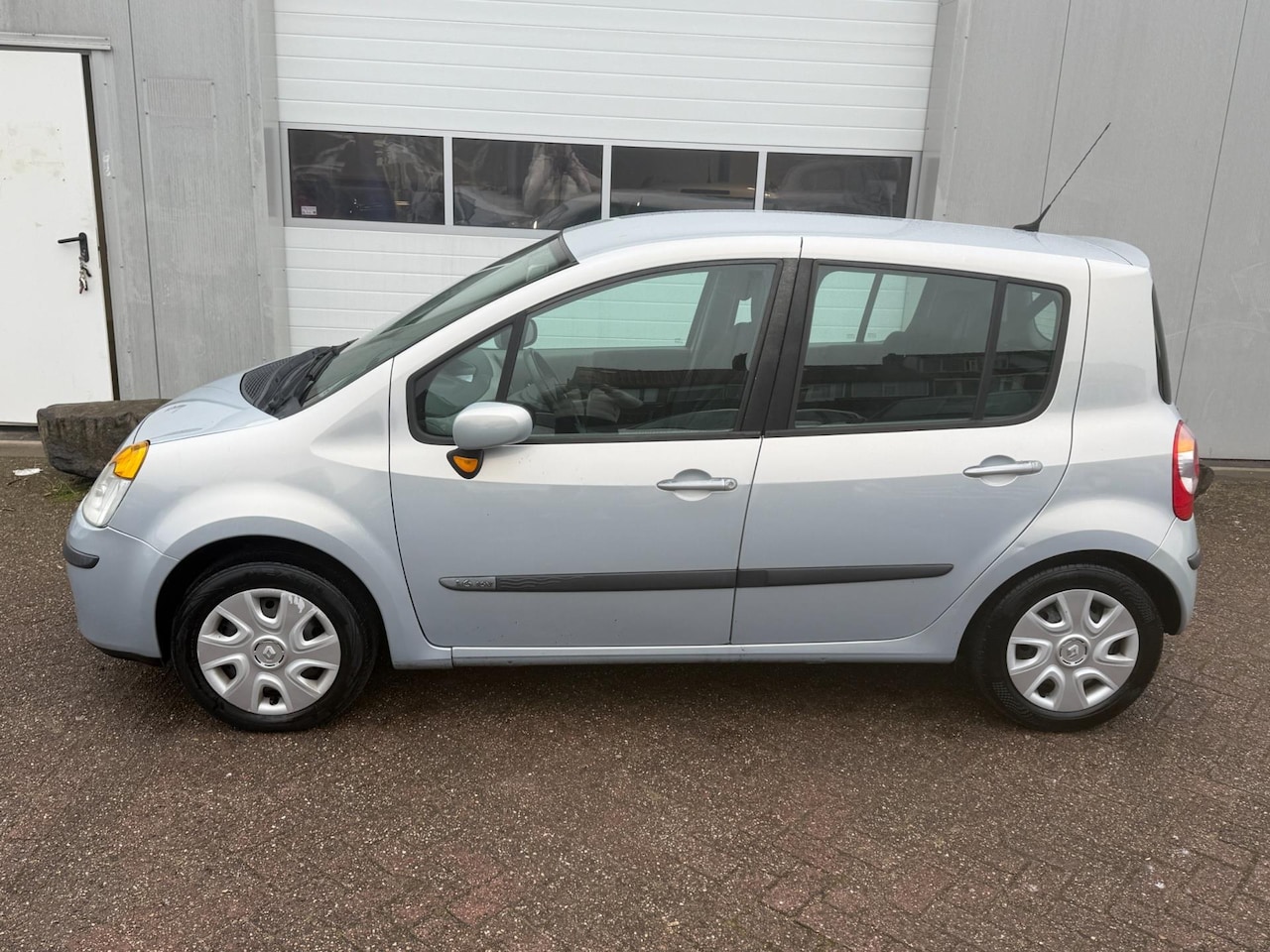 Renault Modus - 1.6-16V Authentique Basis 1.6-16V Authentique Basis - AutoWereld.nl