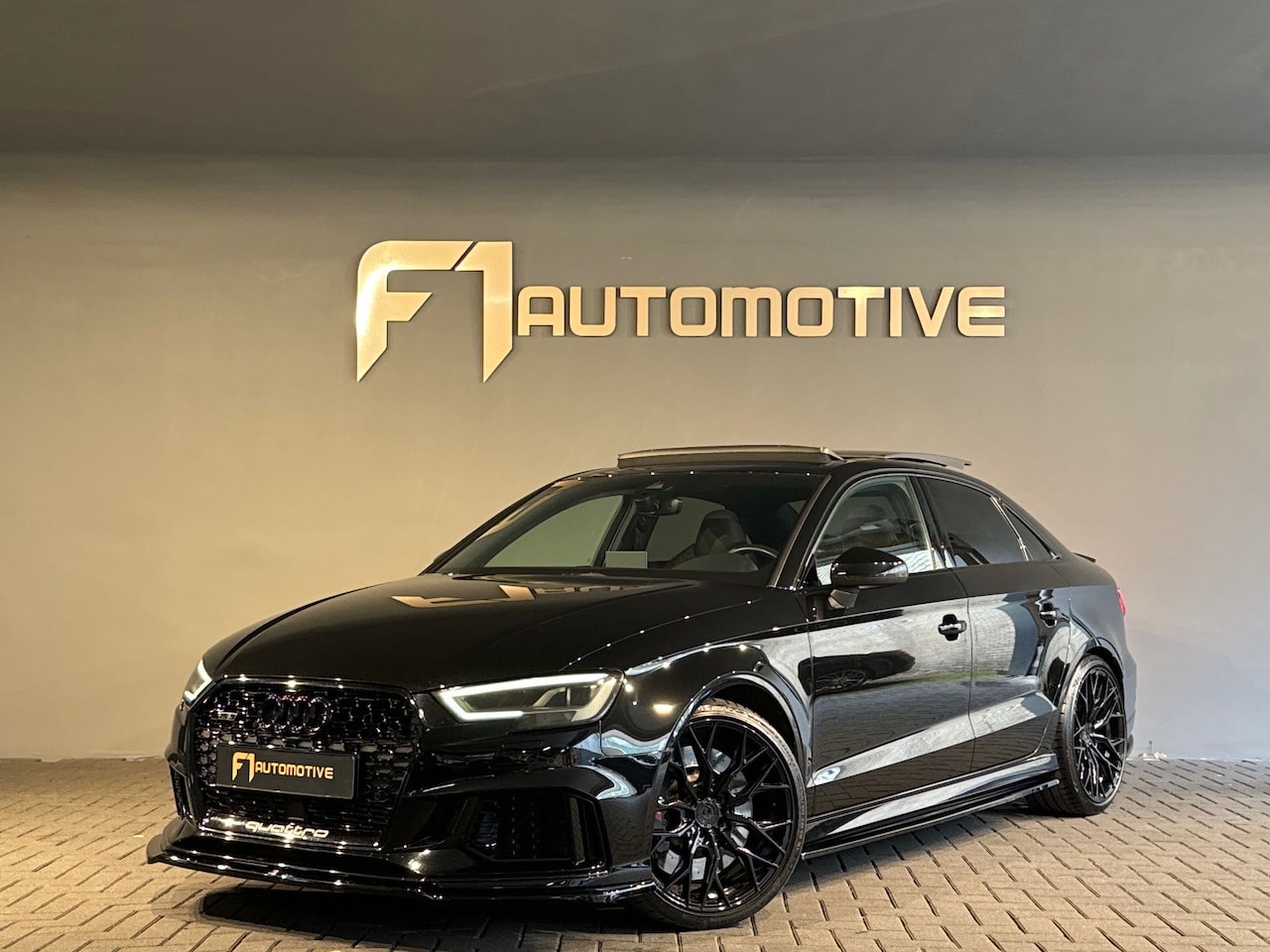 Audi RS3 - Limousine 2.5 TFSI quattro Pano|RS Seat|Keyless|B&O - AutoWereld.nl