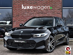 BMW 3-serie Touring - 330e M-Sport Pano ACC Trekh H/K HUD 19inch Stuurverw