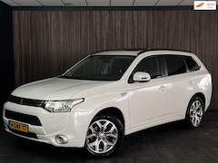 Mitsubishi Outlander - 2.0 PHEV instyle PANORAMADAK/ELEKTRISCHE STOELEN/CAMERA/KEYLESS/TREKHAAK/STOELVERWARMING/L