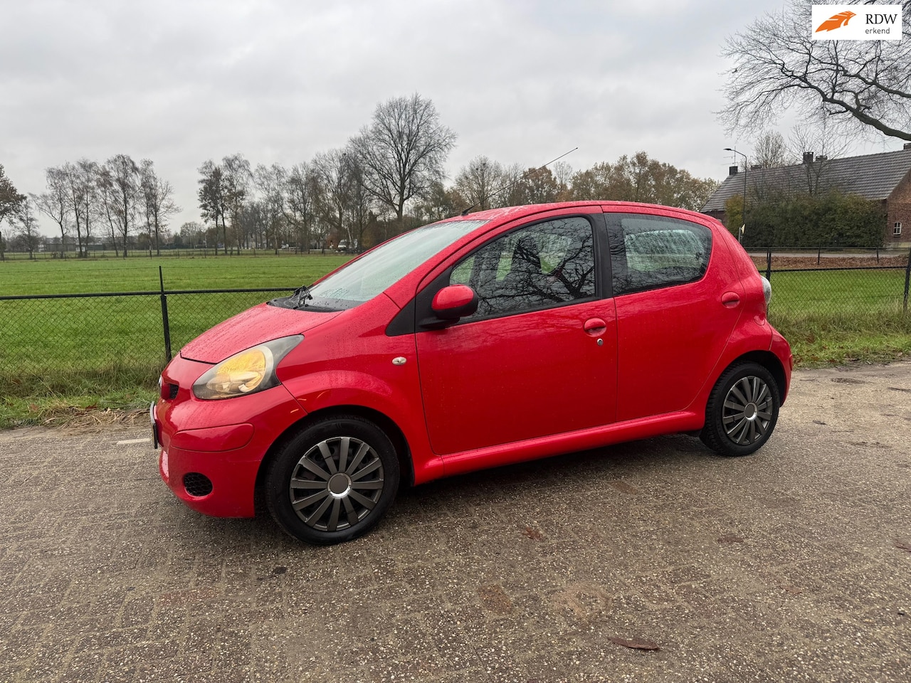 Toyota Aygo - 1.0-12V, 5 deurs, APK, cv op afstand, NAP - AutoWereld.nl