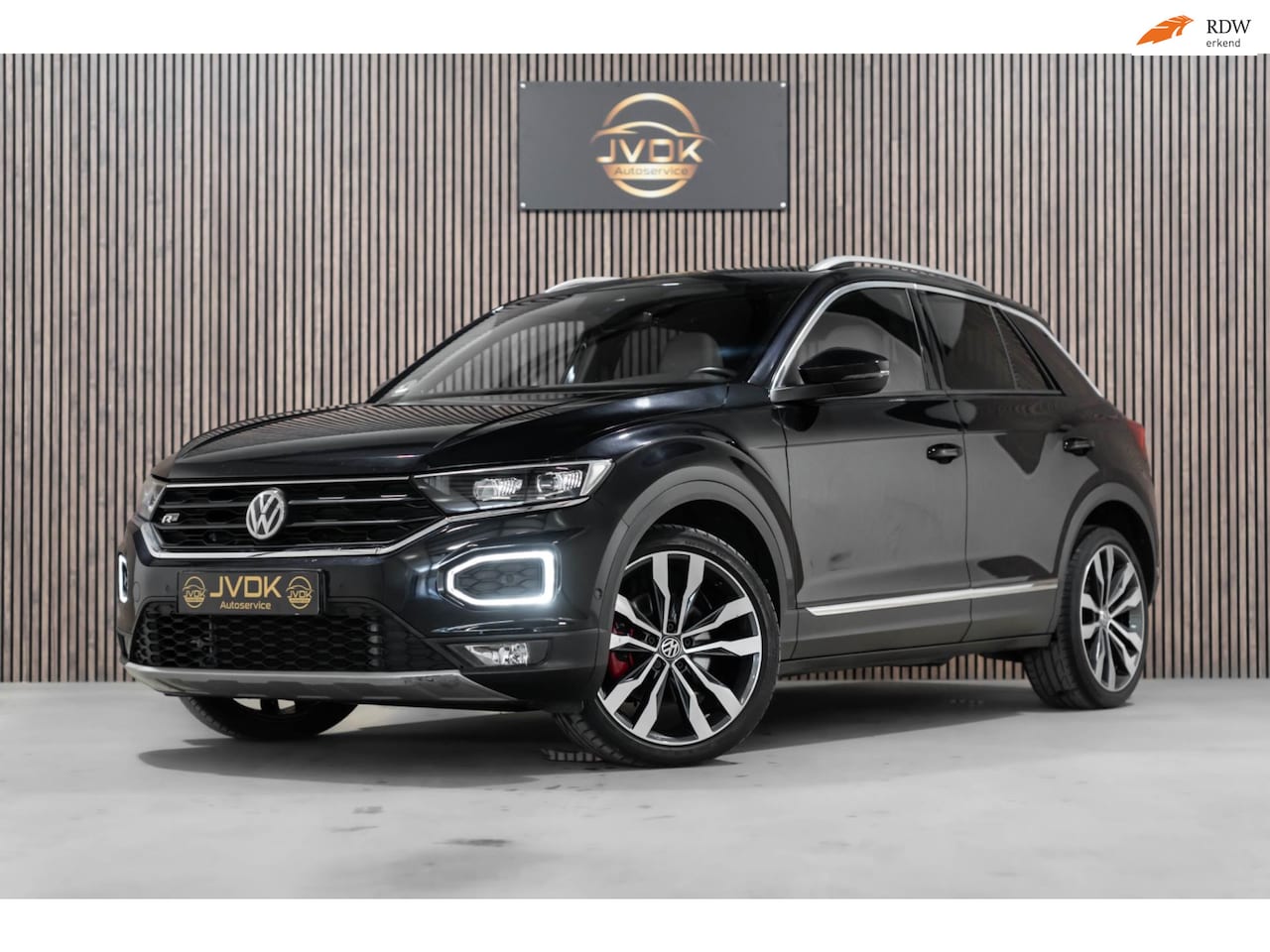 Volkswagen T-Roc - 2.0 TSI 4Motion R-LINE PANO DSG LED LEDER - AutoWereld.nl