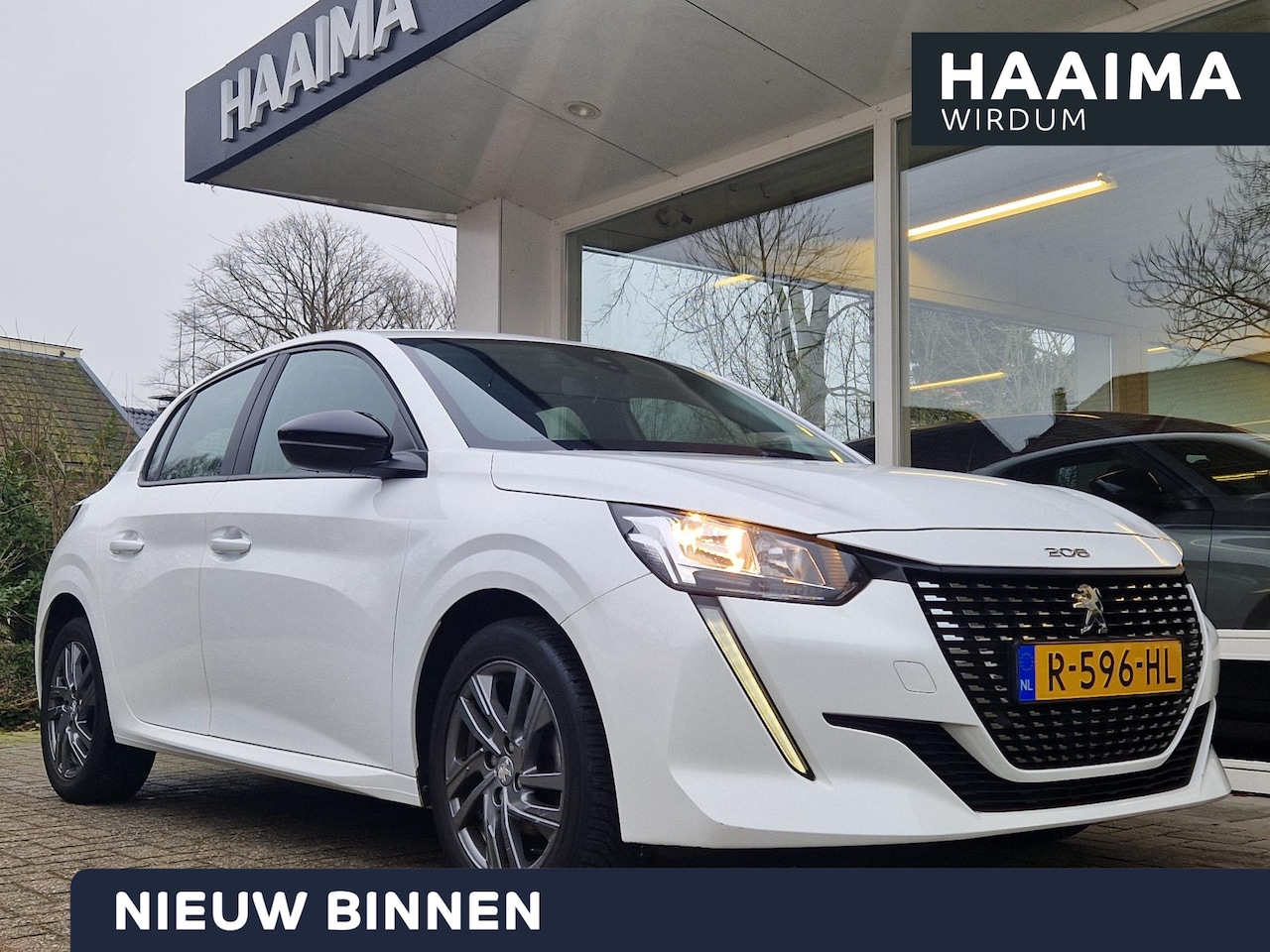 Peugeot 208 - 1.2 75pk Active Pack | Apple CarPlay/Android Auto | Parkeersensoren | Lichtmetalen velgen - AutoWereld.nl