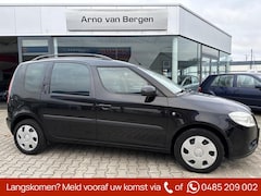 Skoda Roomster - 1.6-16V Style, airco, cruisecontrol, trekhaak, zeer ruime en praktische auto met een hoge