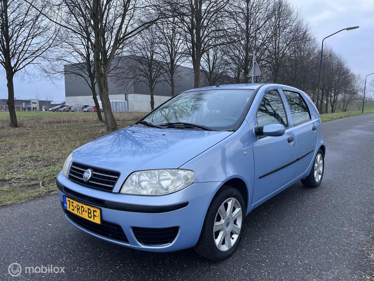 Fiat Punto - 1.4-16V Dynamic*PARKEERSENSOR*CRUISE CONTROL*AIRCO - AutoWereld.nl