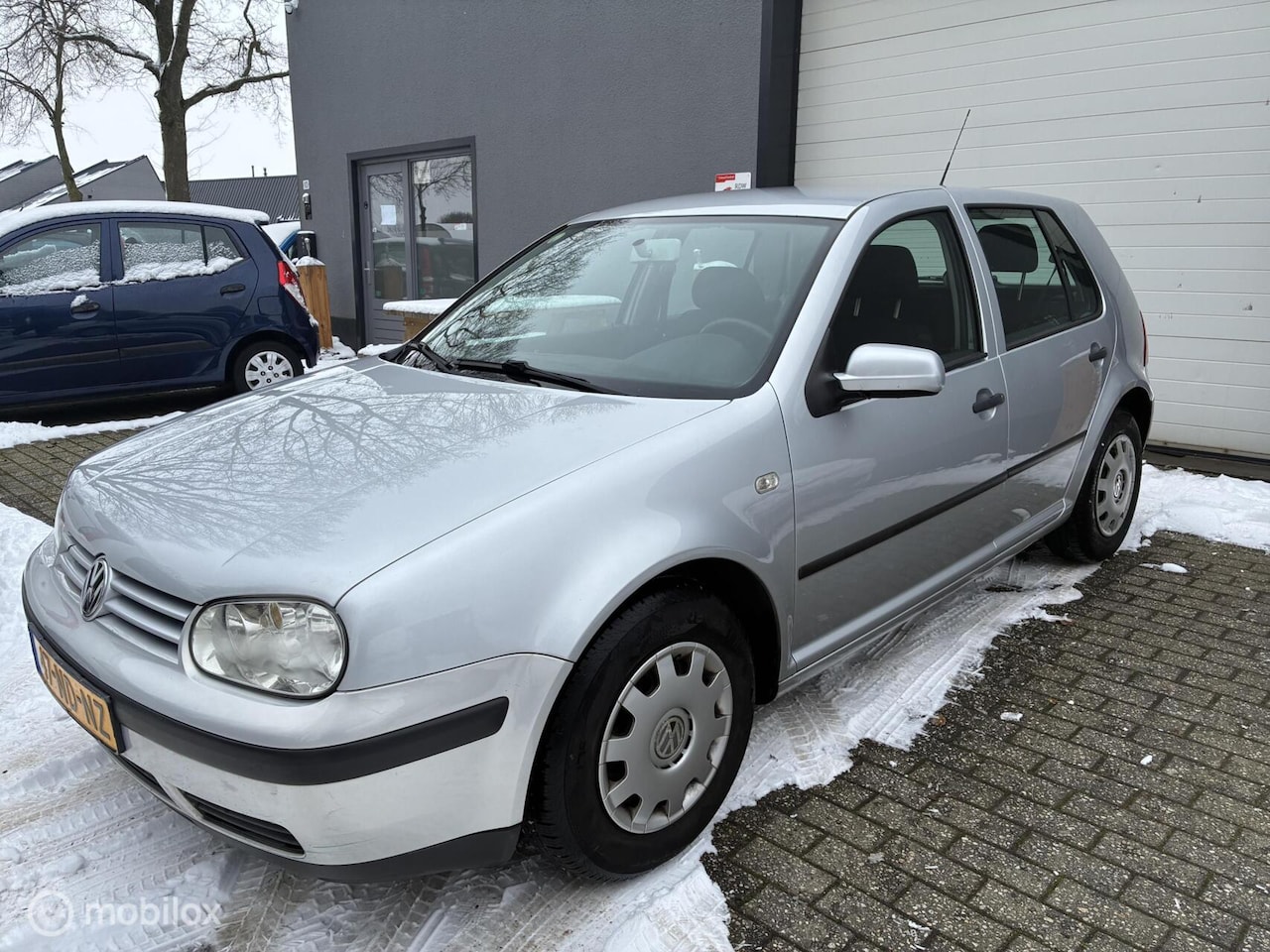 Volkswagen Golf - 1.4-16V / AIRCO / ELEK RAMEN / TREKHAAK - AutoWereld.nl