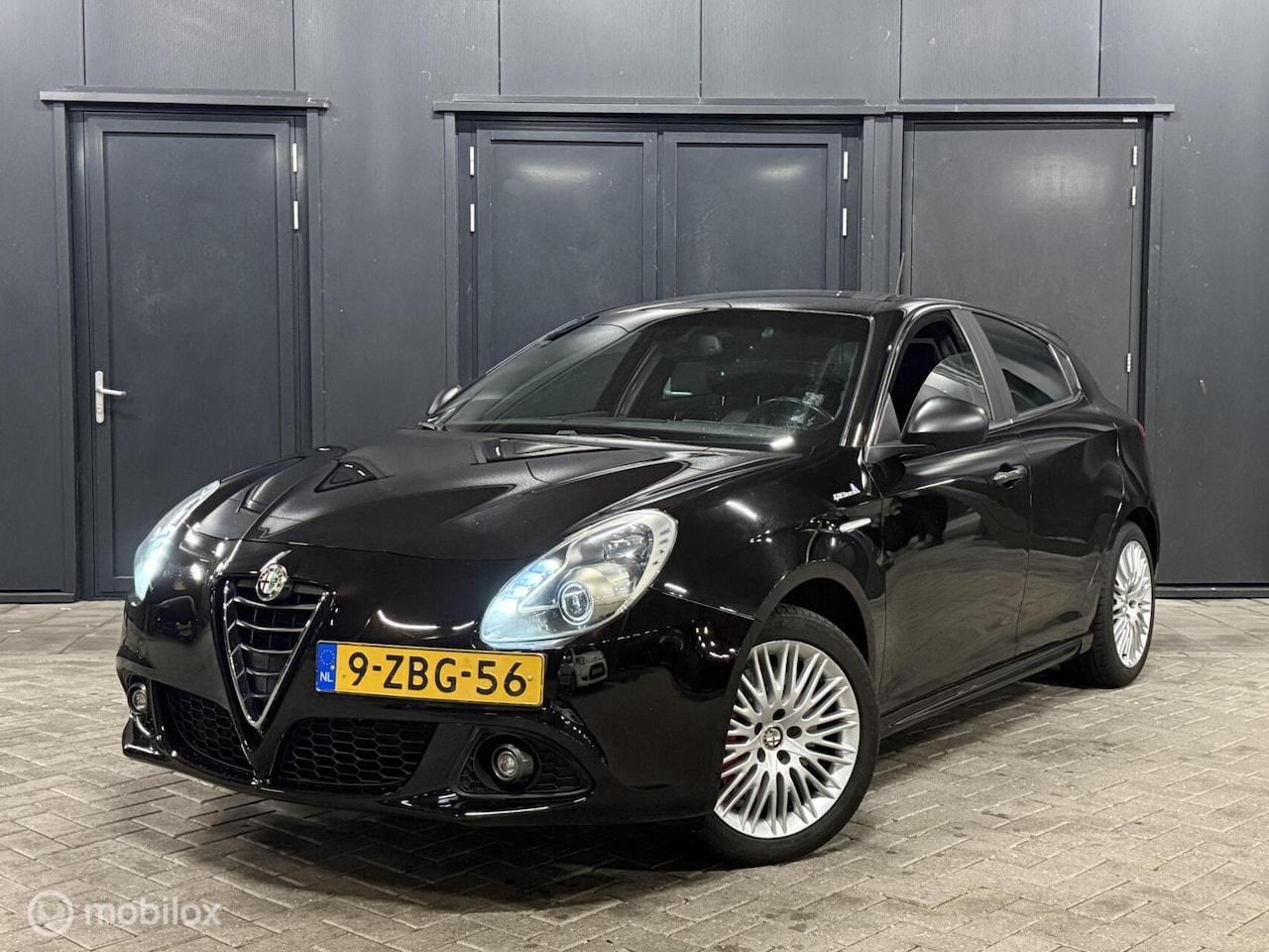 Alfa Romeo Giulietta - 1.4 T Exclusive QV-Line Aut netjes! - AutoWereld.nl