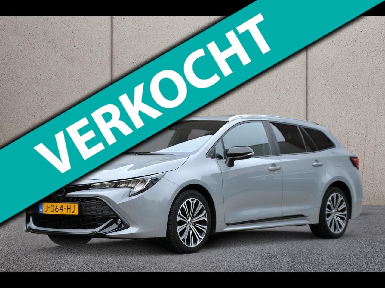 Toyota Corolla Touring Sports - 1.2 Turbo Dynamic | Achteruitrijcamera | Stoelverwarming | Nette staat - AutoWereld.nl