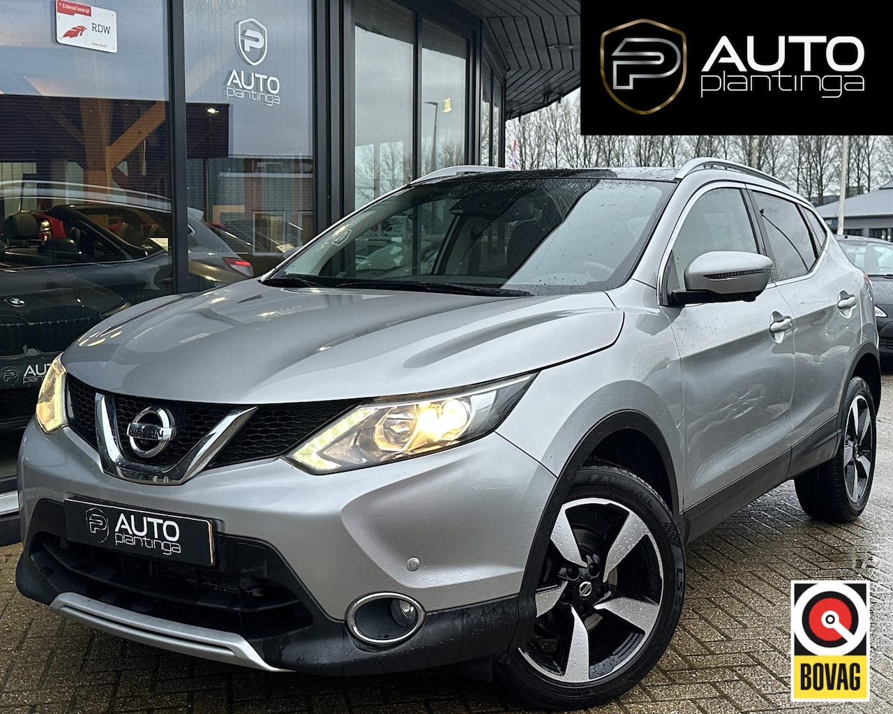 Nissan Qashqai - 1.2 Connect Edition | AUTOMAAT | BOMVOL | NL Auto | 360 Camera | Pano | Trekhaak | Keyless - AutoWereld.nl