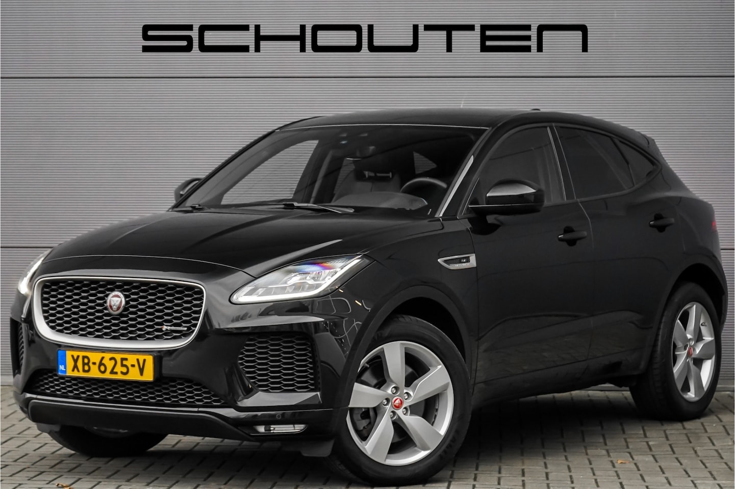 Jaguar E-Pace - 2.0 P250 AWD HSE R-Dynamic CarPlay Trekhaak Camera 19" - AutoWereld.nl