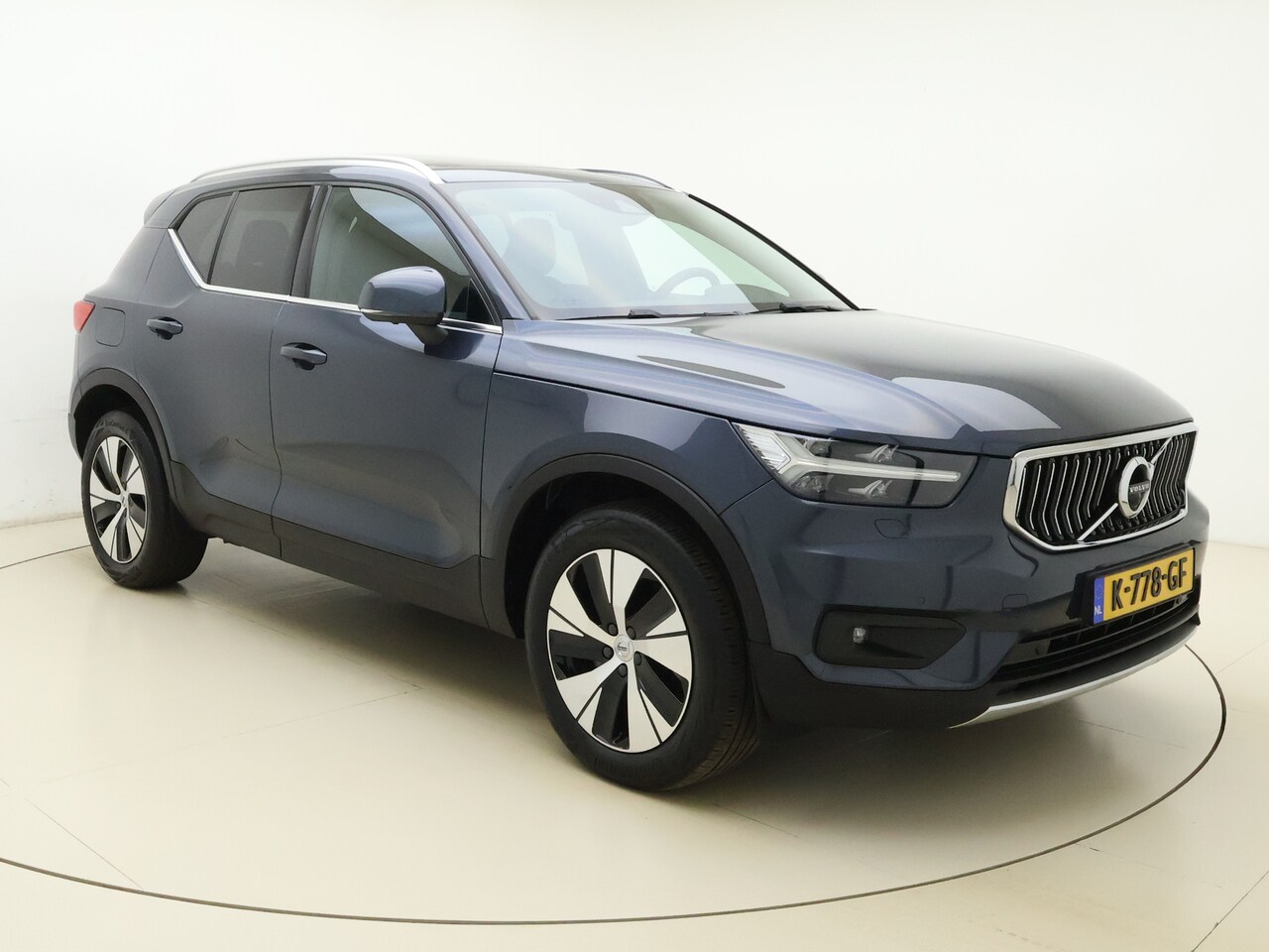 Volvo XC40 - T5 262pk Business Pro / Panorama dak / Harman en Kardon audio / Stoel/- en stuurverwarming - AutoWereld.nl