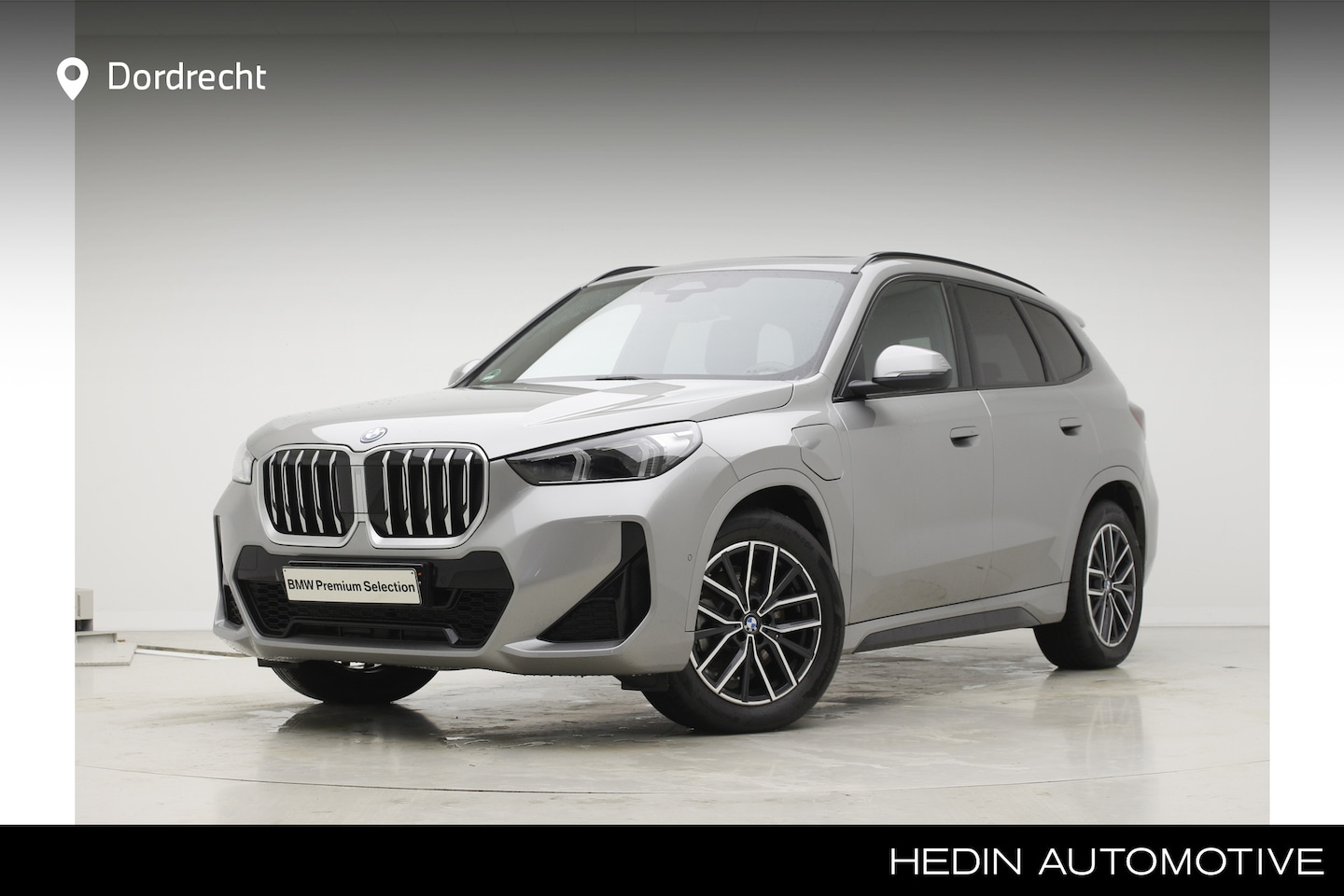 BMW X1 - xDrive25e M-Sport | Panorama | Voorbereiding Driving Assistant Plus | Trekhaak | Camera - AutoWereld.nl
