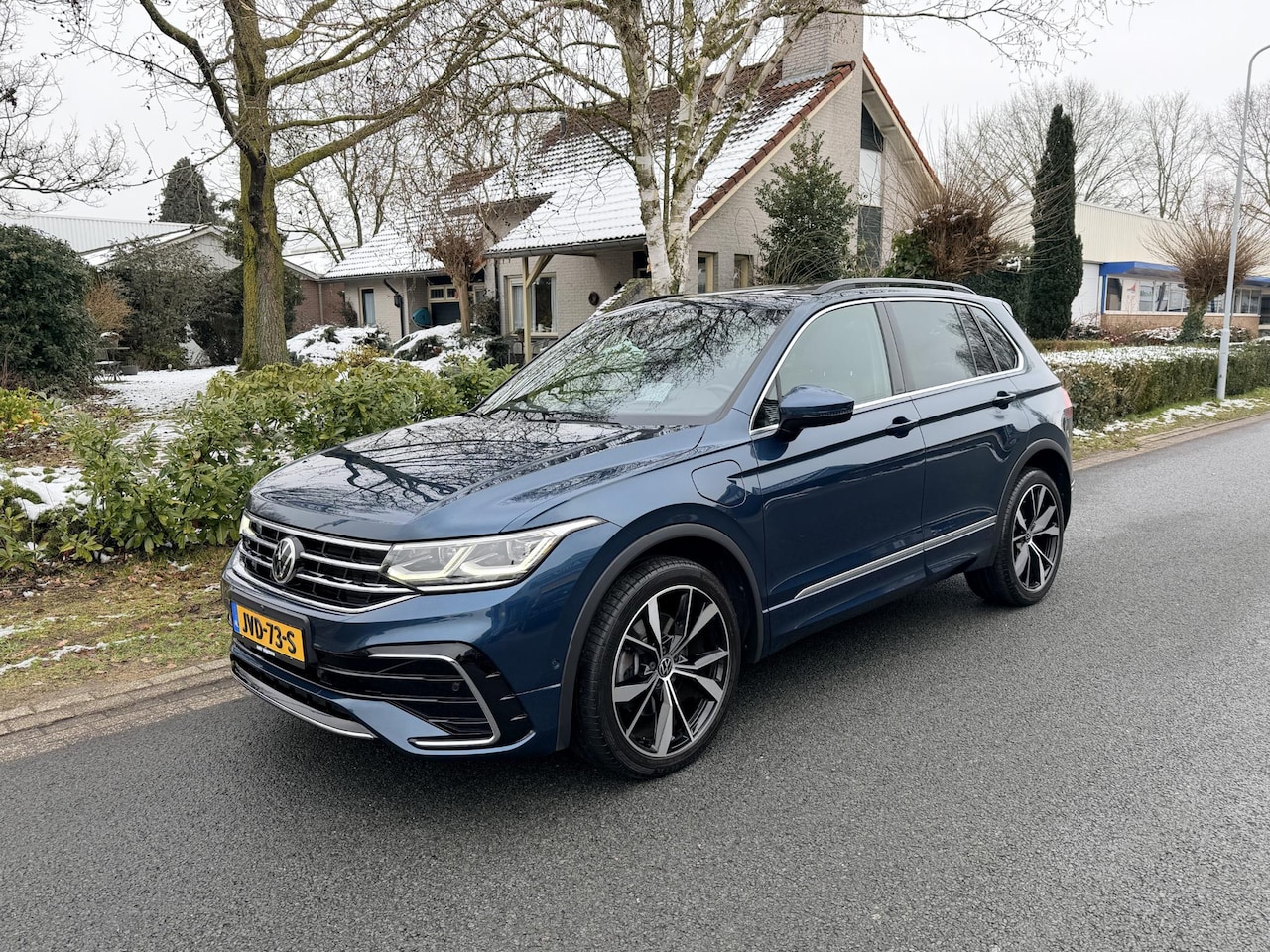 Volkswagen Tiguan - 1.4 TSI eHybrid 245PK DSG 3x R-Line•Pano•Matrix - AutoWereld.nl