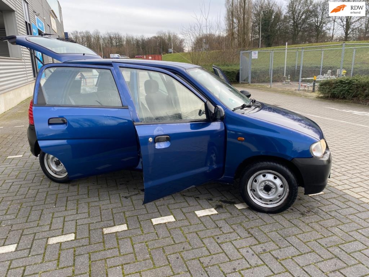 Suzuki Alto - 1.1 GL 5 deurs Nieuwe apk keuring !! ,getint glas, mooie goedlopende kleine zuinige auto , - AutoWereld.nl