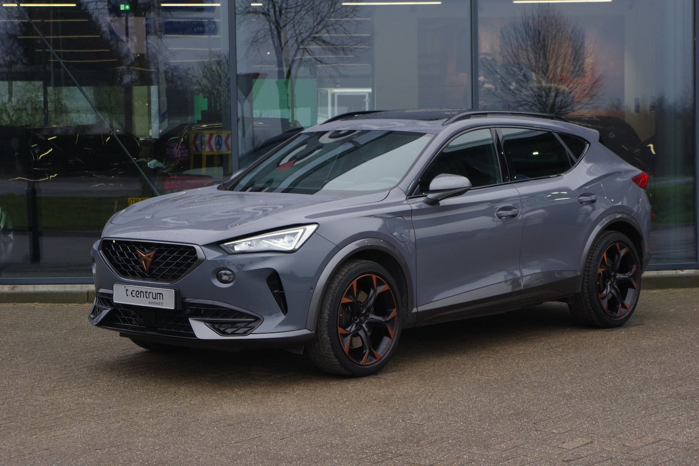 CUPRA Formentor - 1.4 e-Hybrid 245 PK VZ Copper Edition PHEV, Panoramadak, Memory, Camera - AutoWereld.nl