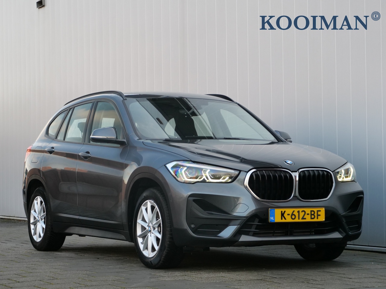 BMW X1 - xDrive25e eDrive Edition 220 Pk Automaat Navigatie / Leer / DAB / Camera / Stoelverwarming - AutoWereld.nl