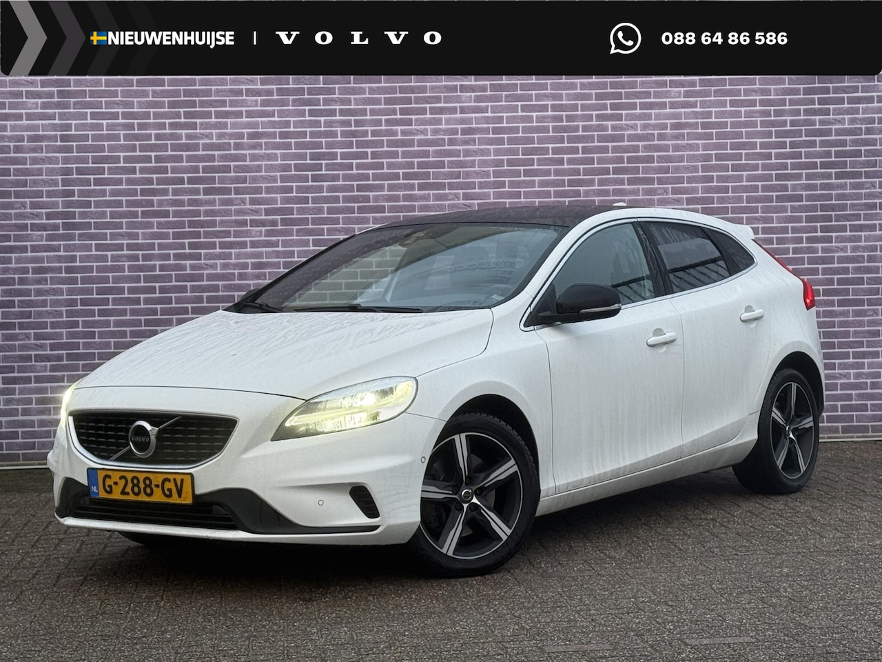 Volvo V40 - 1.5 T3 Polar+ Sport | Trekhaak | Stoelverwarming | Panoramadak | DAB | Harman/Kardon | Key - AutoWereld.nl