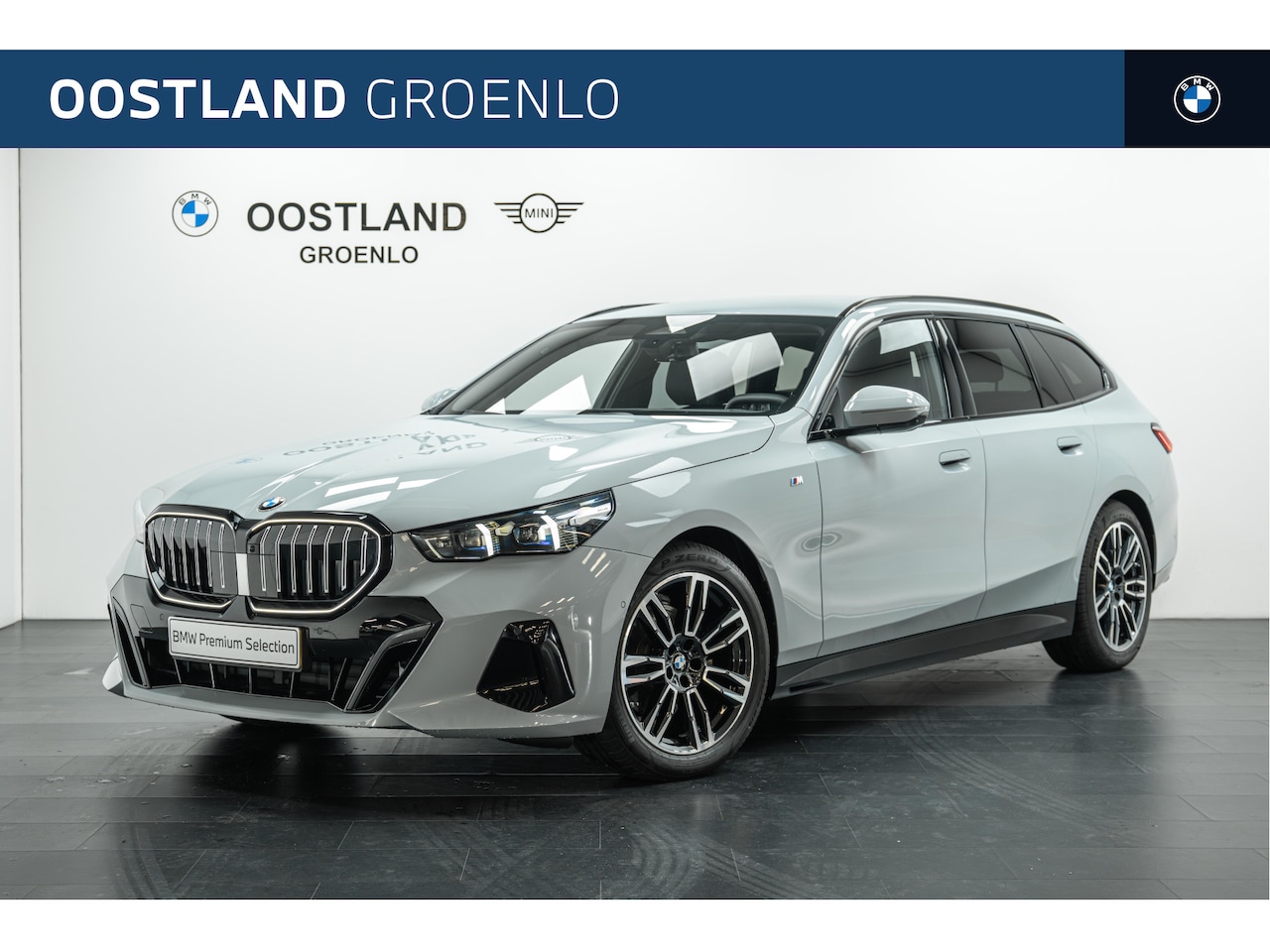 BMW 5-serie Touring - 520d M Sport Automaat / Trekhaak / Comfort Access / Adaptieve LED / Parking Assistant Plus - AutoWereld.nl