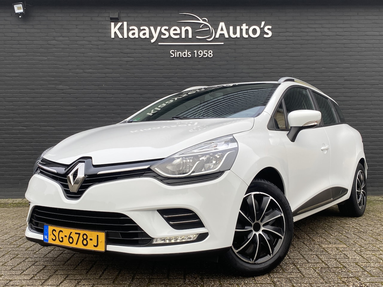 Renault Clio Estate - 0.9 TCe Zen | dealer onderhouden | navigatie | cruise control | airco | parkeersensoren | - AutoWereld.nl