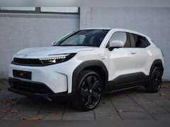 Toyota Urban Cruiser - Executive 61 kWh Automaat 174pk | stoel & stuurverwarming | JBL | Pano | 360 Camera | Demo