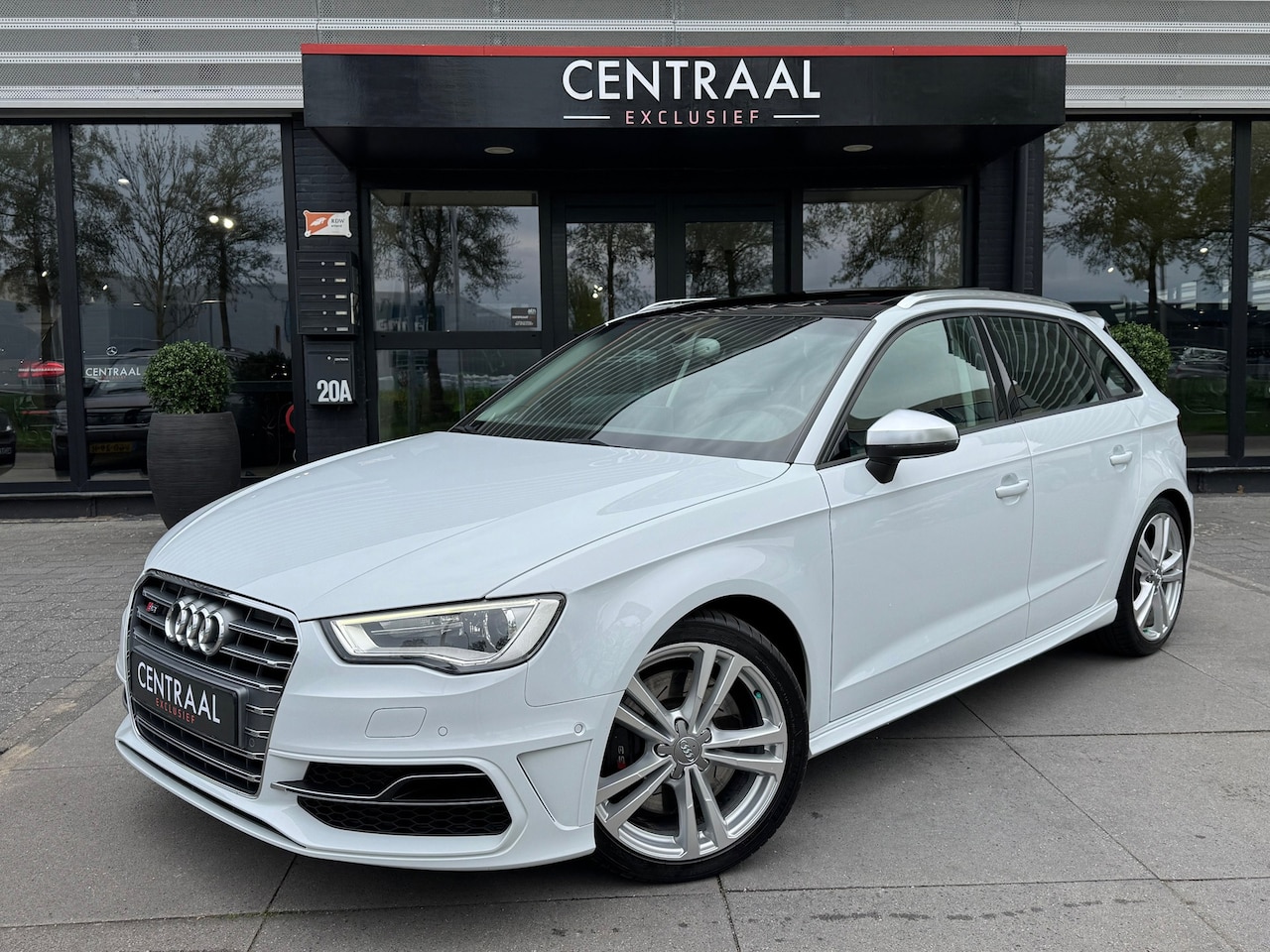 Audi S3 - Sportback 2.0 TFSI Quattro 410PK|Pano|Camera|MagneticRide|Xenon - AutoWereld.nl