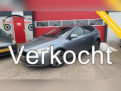 Volvo V40 - 2.0 D2 Nordic+ TREKHAAK / CARPLAY / FULL LED / CAMERA / STOELVERW / STANDKACHEL / NL-AUTO