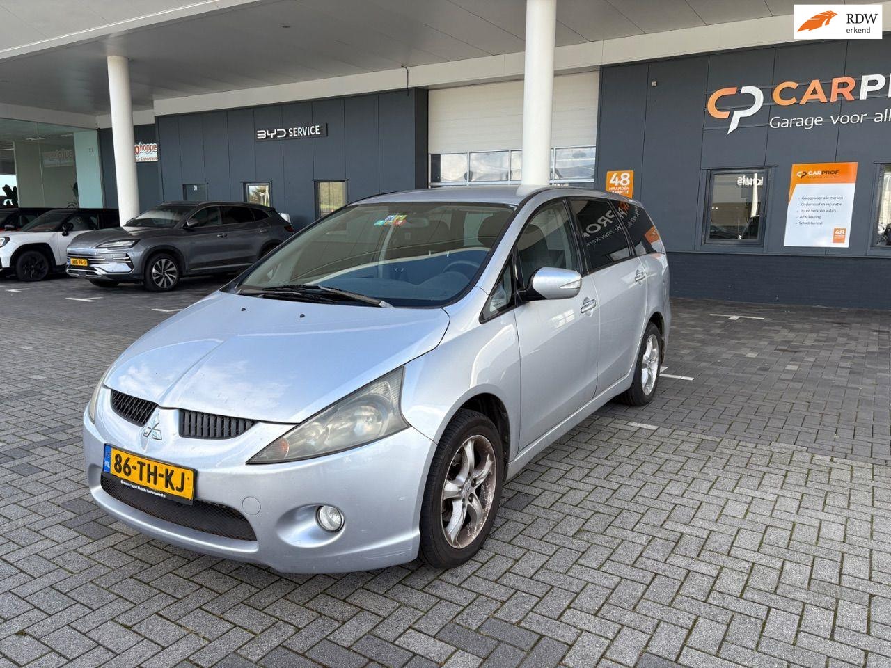 Mitsubishi Grandis - €999,-2.4-16V Intense 7 Pers Aircondition - AutoWereld.nl