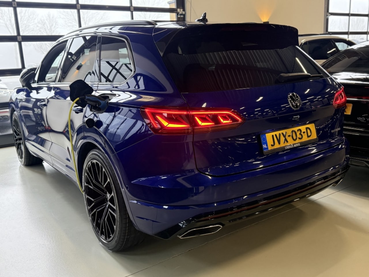 Volkswagen Touareg - R 3.0 V6 462PK eHybrid 4Motion / R-Line / IQ-Light - AutoWereld.nl