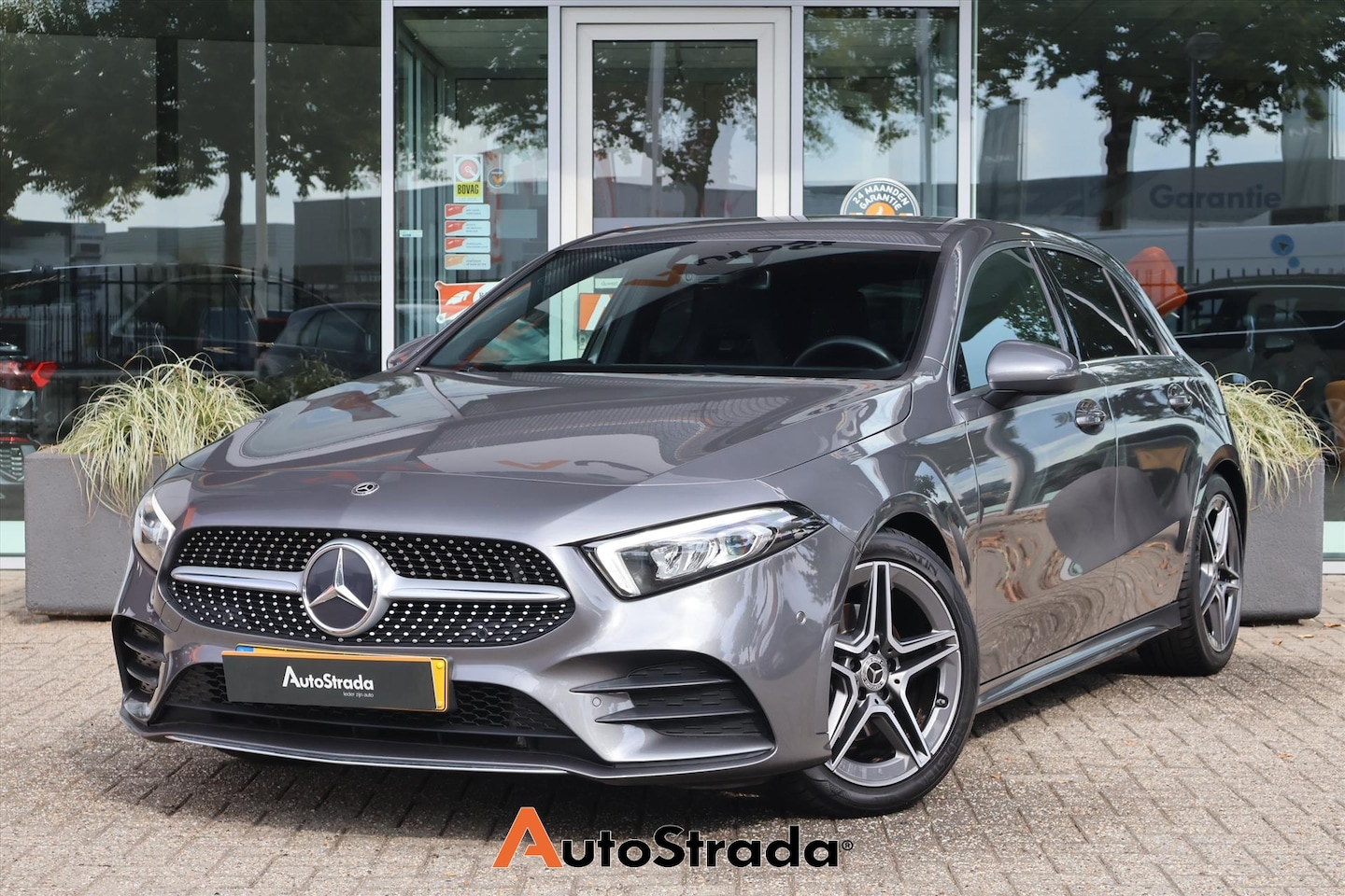 Mercedes-Benz A-klasse - A 180 AMG-Line 136pk 7G-DCT | Stoelverwarming | Navi | Cruise | Climate - AutoWereld.nl