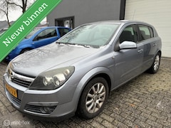 Opel Astra - 1.8 Elegance / AUTOMAAT / AIRCO / TREKHAAK /