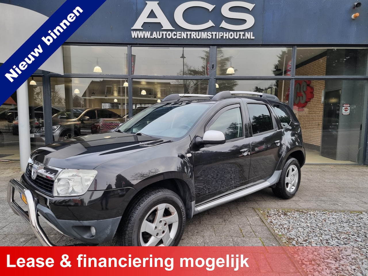 Dacia Duster - 1.6 Lauréate 2wd | Dealer onderhouden | Distributie nieuw | Supernette staat! - AutoWereld.nl