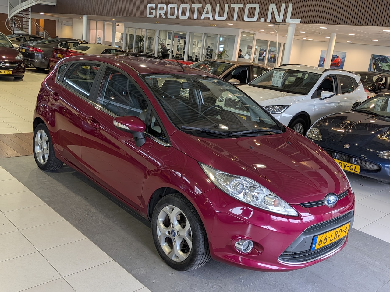 Ford Fiesta - 1.4 Titanium Automaat Airco, Cruise Control, Trekhaak, Stuurbekrachtiging - AutoWereld.nl