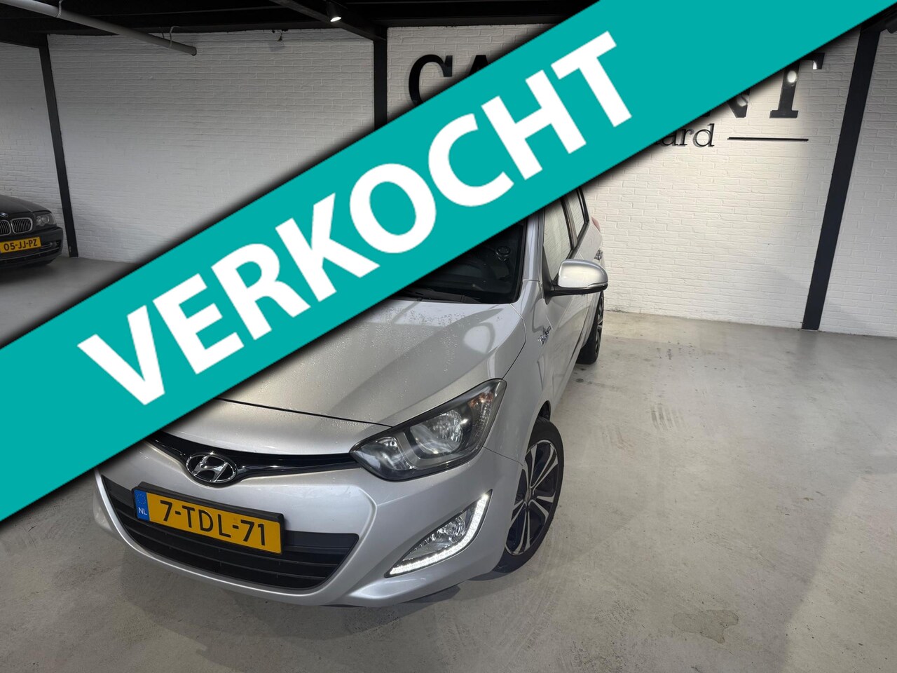 Hyundai i20 - 1.2i i-Motion 2014 LM Velgen Airco NAP Orig NL Apk Zuinige auto - AutoWereld.nl