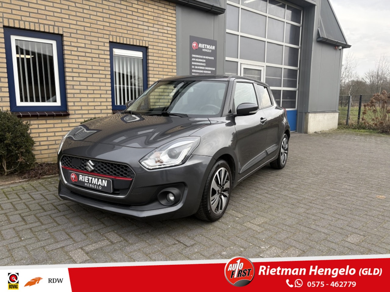 Suzuki Swift - 1.0 Stijl Smart Hybr CARPLAY-CAMERA-TREKHAAK - AutoWereld.nl