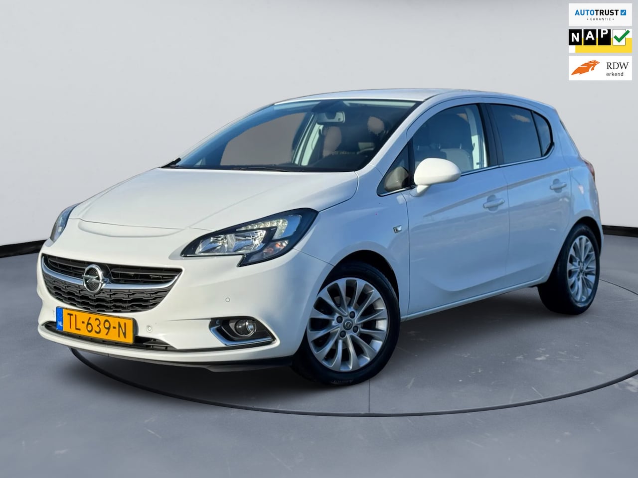 Opel Corsa - 1.4 Online Edition|1/2leer|navi|apl| - AutoWereld.nl