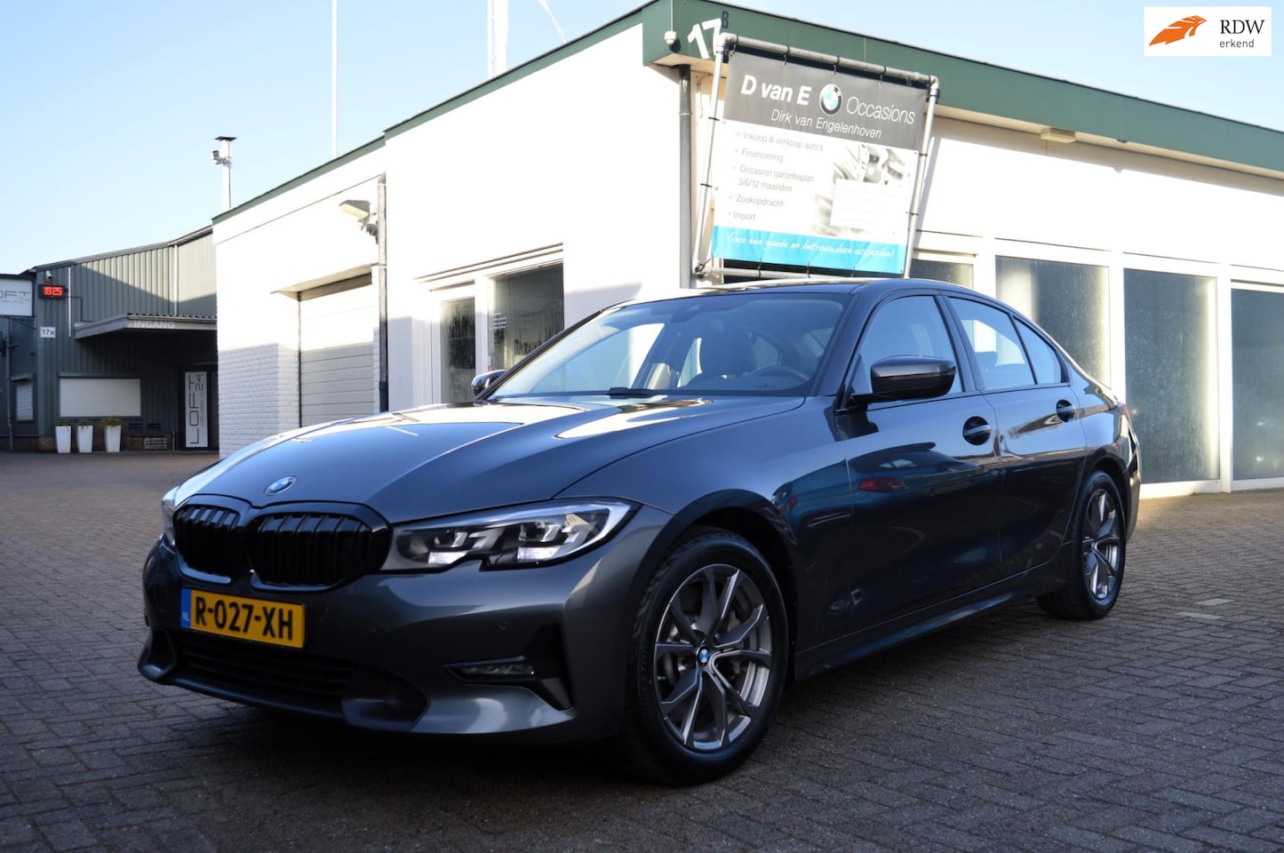 BMW 3-serie - 330i High Executive Sport TREKHAAK 258pk.1 eigenaar in NL - AutoWereld.nl