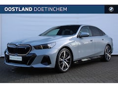 BMW i5 - eDrive40 M Sport / Panoramadak / Trekhaak / Bowers & Wilkins / Adaptieve LED / Comfort Acc