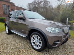 BMW X5 - XDRIVE40D (btw-vrij) XENON/leer/PANO/trekhaak