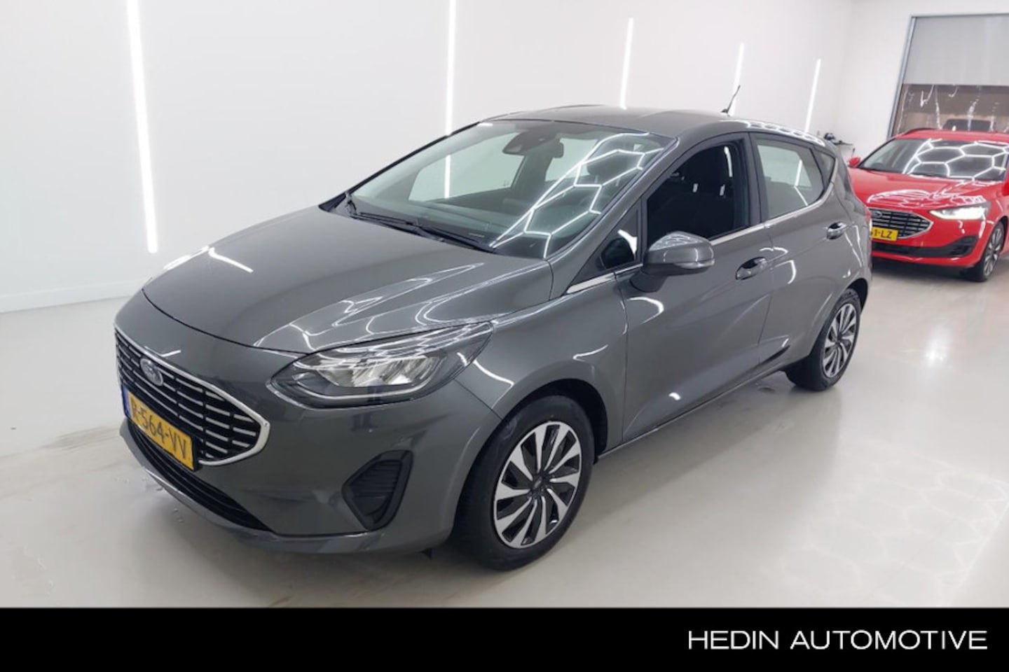 Ford Fiesta - 1.0 EcoBoost Titanium | Navi | Car Play | Draadloos laden | Parkeersensoren | - AutoWereld.nl