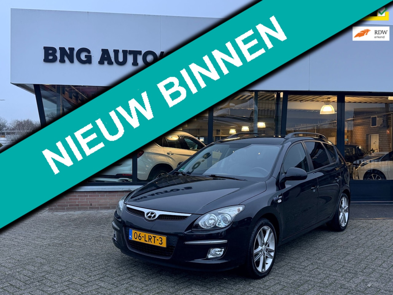 Hyundai i30 CW - 1.6i Blue Dynamic LMV_LerenBekleding_PDC_StoelV. - AutoWereld.nl