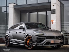 Lamborghini Urus - 4.0 V8 Graphite Capsule / 4-Seats / B&O 3D / Akra / Carbon / Pano / FULL